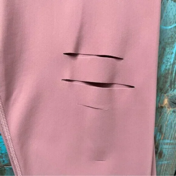 Alo High-Waist Ripped Warrior Legging Size Medium Activewear Yoga Sporty - Picture 6 of 9